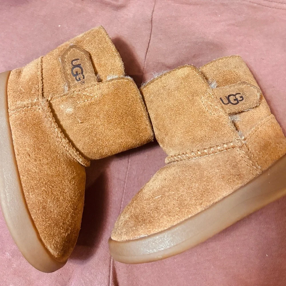 UGG Toddlers Keelan II Boot in the Chestnut Suede color